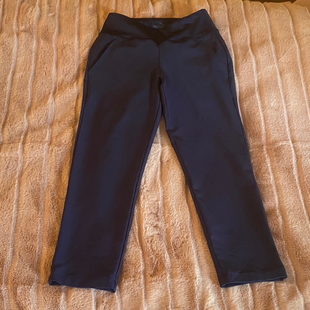 Puma navy size 10 girls golf pants. i
Great condition. Polyester/elastine.